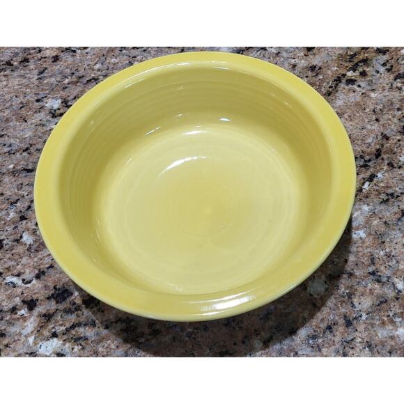 Fiesta ware 8" Vegetable Serving Bowl Sunflower Yellow Contemporary Fiesta HLC - Picture 1 of 16